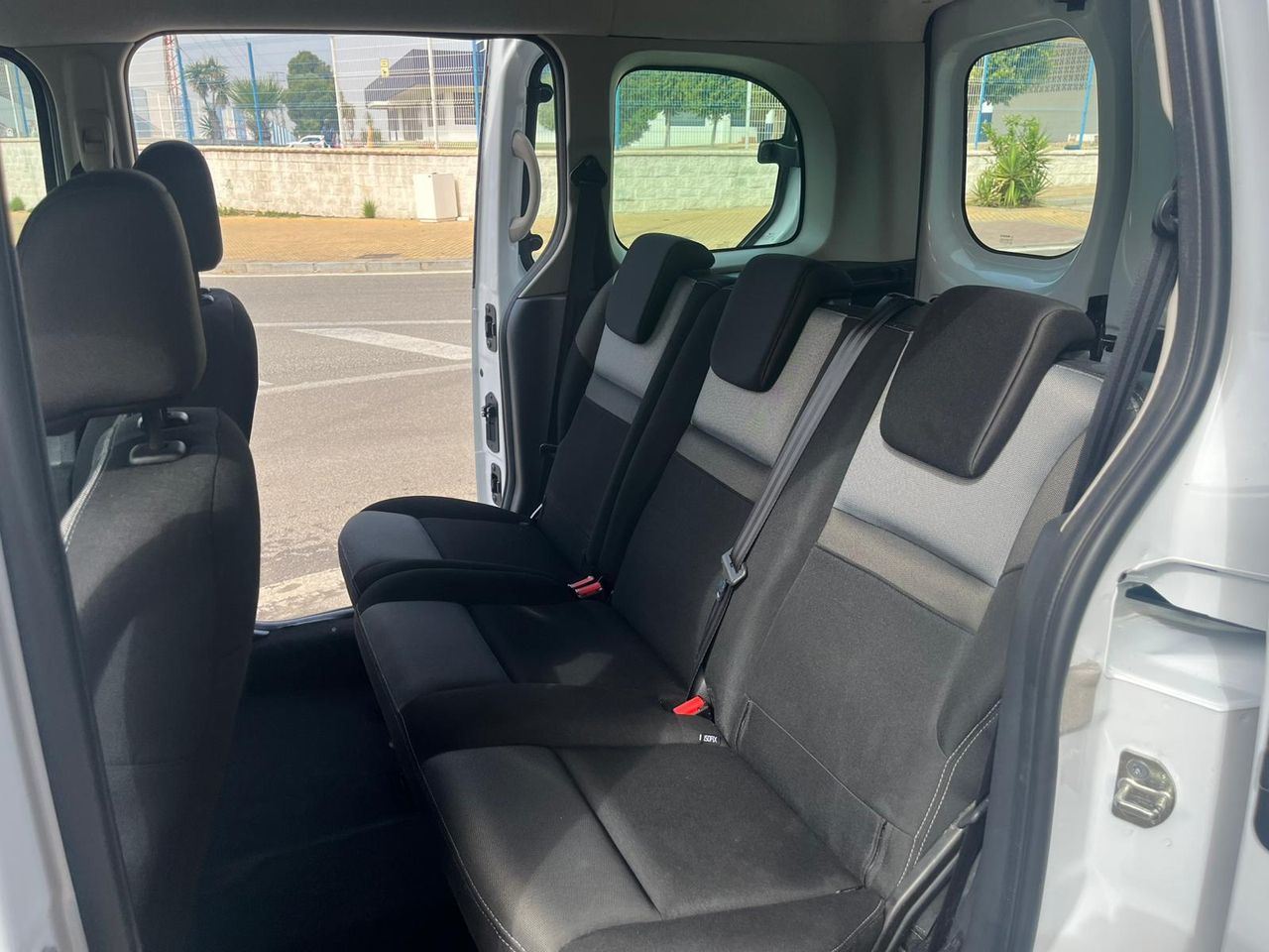Renault Kangoo Combi 1.6 DCI Dinamique 90CV - Foto 23