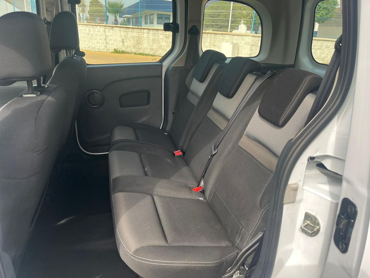 Renault Kangoo Combi 1.6 DCI Dinamique 90CV - Foto 6