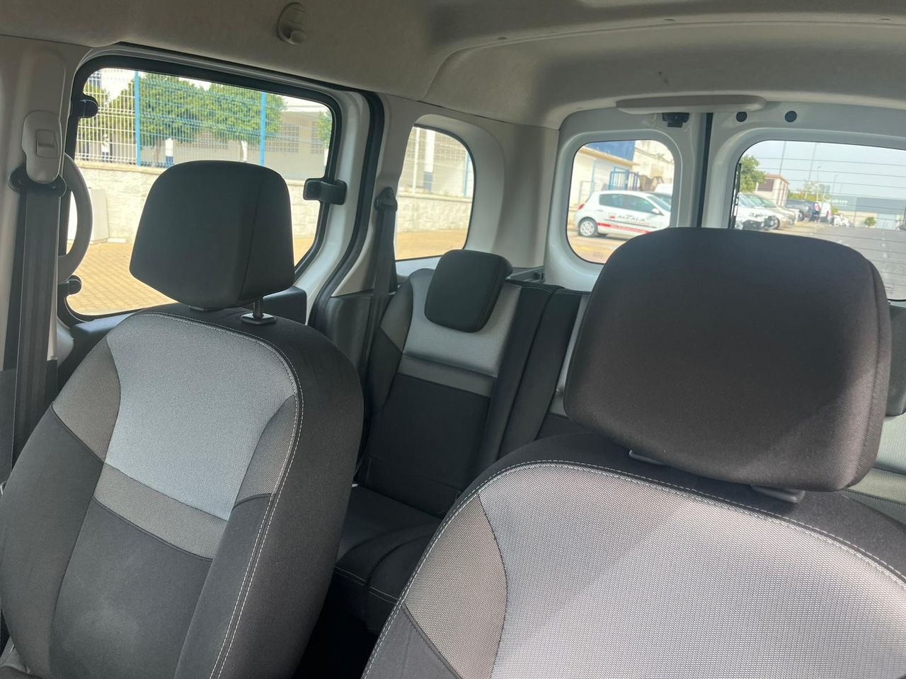 Renault Kangoo Combi 1.6 DCI Dinamique 90CV - Foto 12
