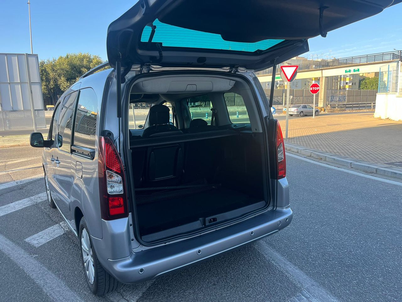 Citroën Berlingo Multispace 1.6 HDI XTR 120CV - Foto 19