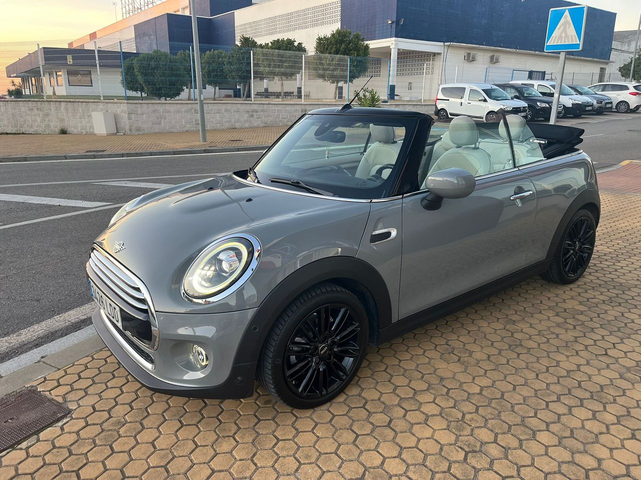 MINI Cooper Cooper Cabrio Aut. - Foto 36