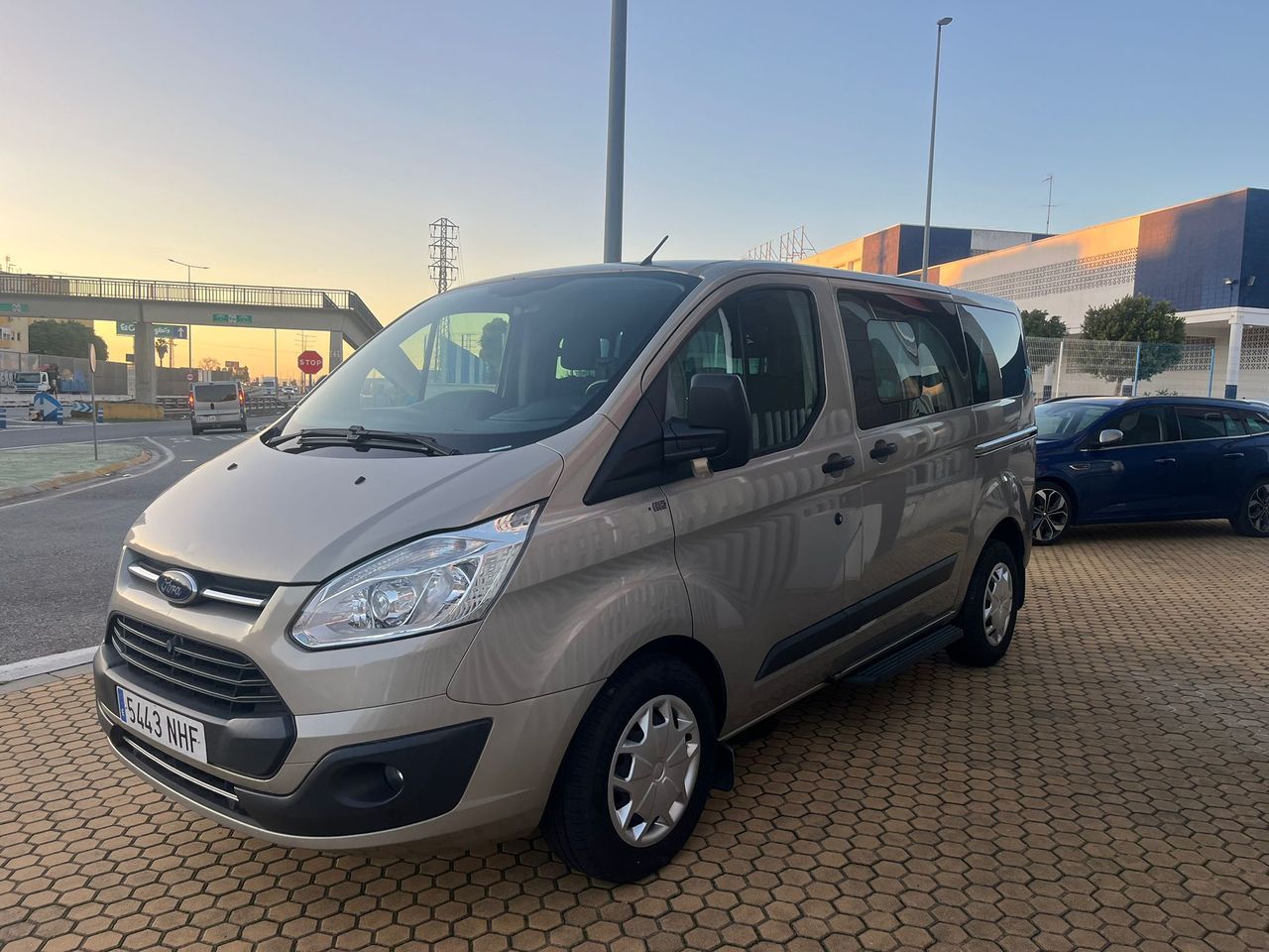 Ford Tourneo Custom 2.0 TDCI 96kW 130CV L1 Titanium - Foto 13