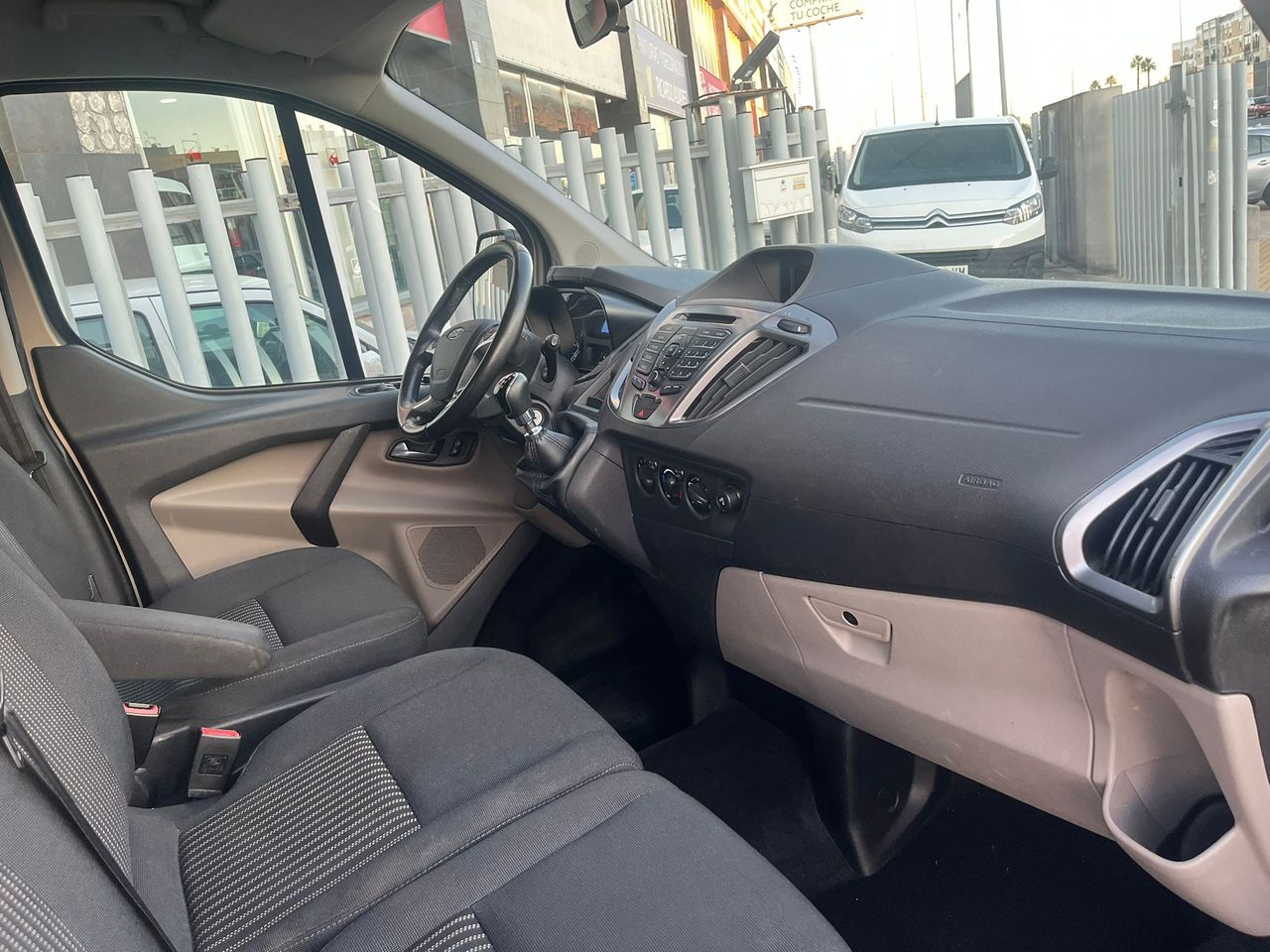 Ford Tourneo Custom 2.0 TDCI 96kW 130CV L1 Titanium - Foto 19