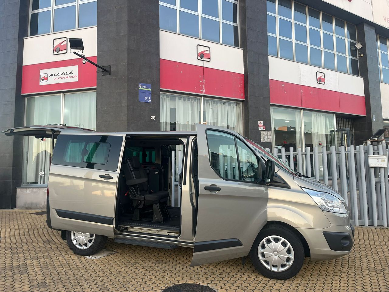 Ford Tourneo Custom 2.0 TDCI 96kW 130CV L1 Titanium - Foto 17