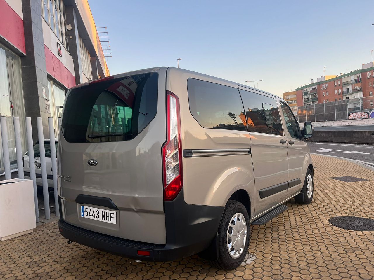 Ford Tourneo Custom 2.0 TDCI 96kW 130CV L1 Titanium - Foto 28