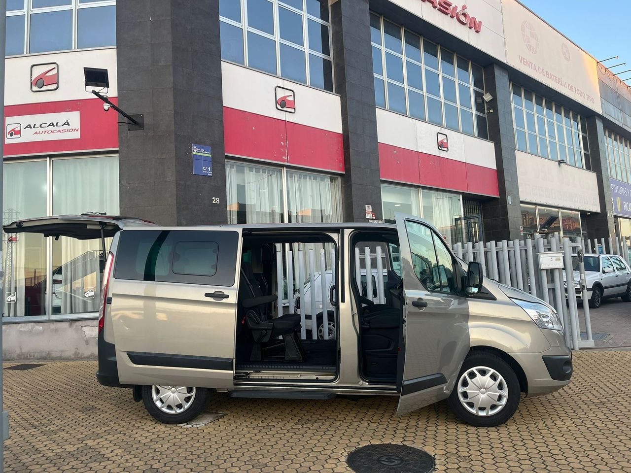 Ford Tourneo Custom 2.0 TDCI 96kW 130CV L1 Titanium - Foto 37