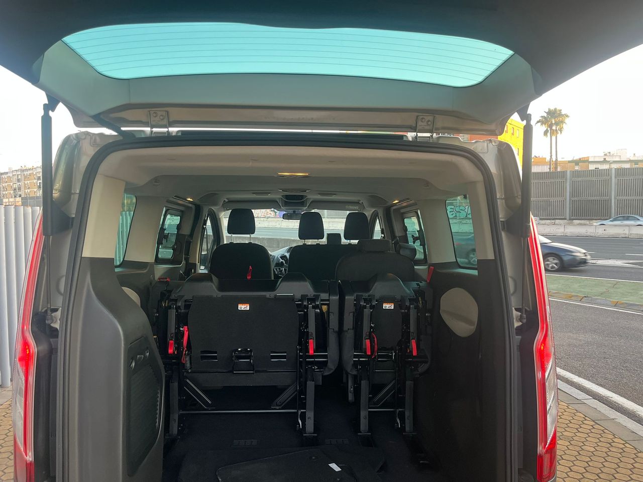 Ford Tourneo Custom 2.0 TDCI 96kW 130CV L1 Titanium - Foto 7