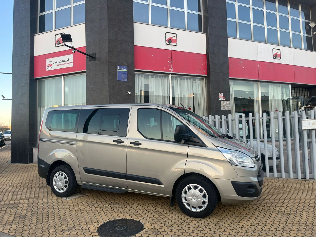 Ford Tourneo Custom 2.0 TDCI 96kW 130CV L1 Titanium - Foto 22