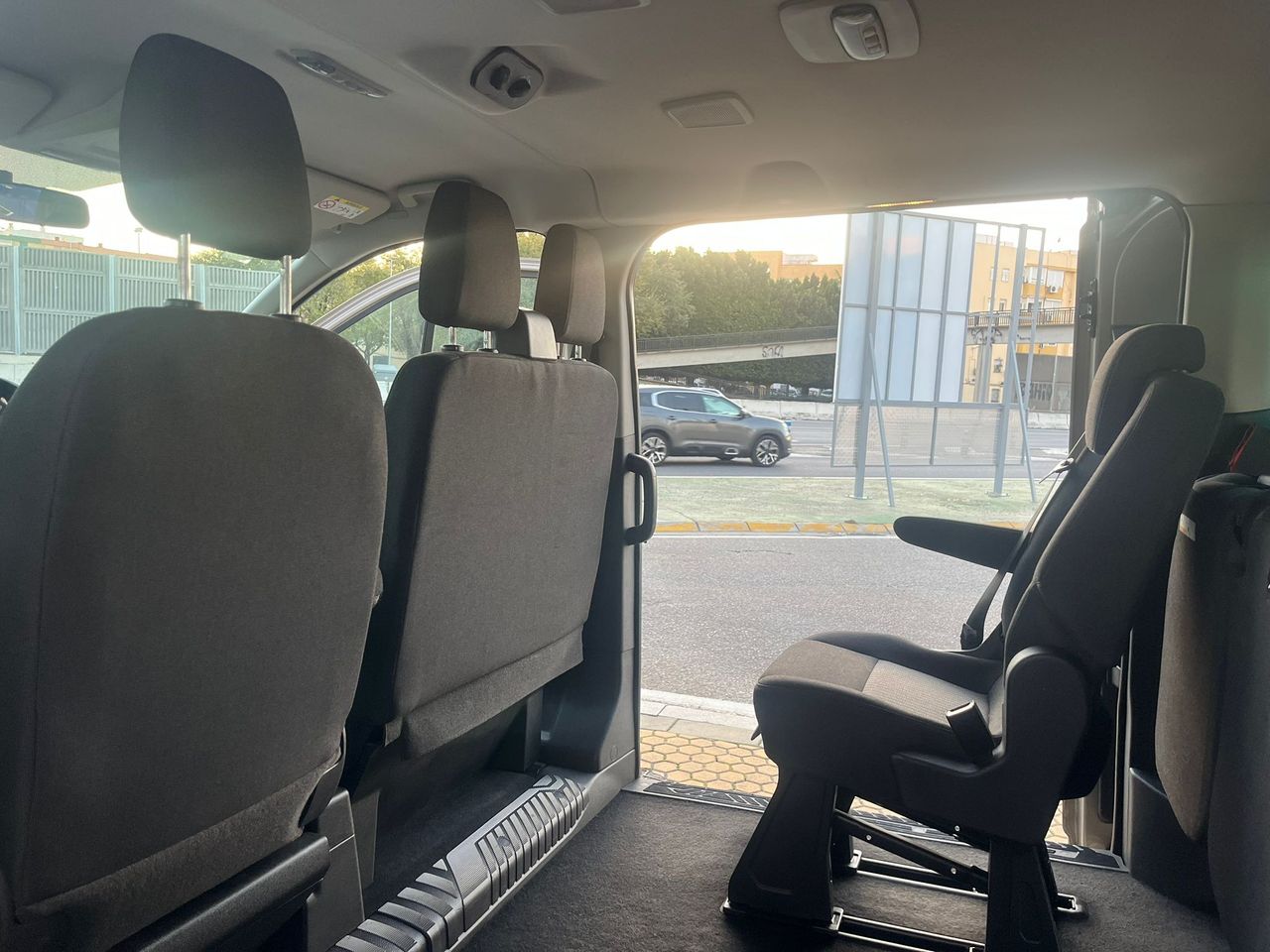 Ford Tourneo Custom 2.0 TDCI 96kW 130CV L1 Titanium - Foto 23