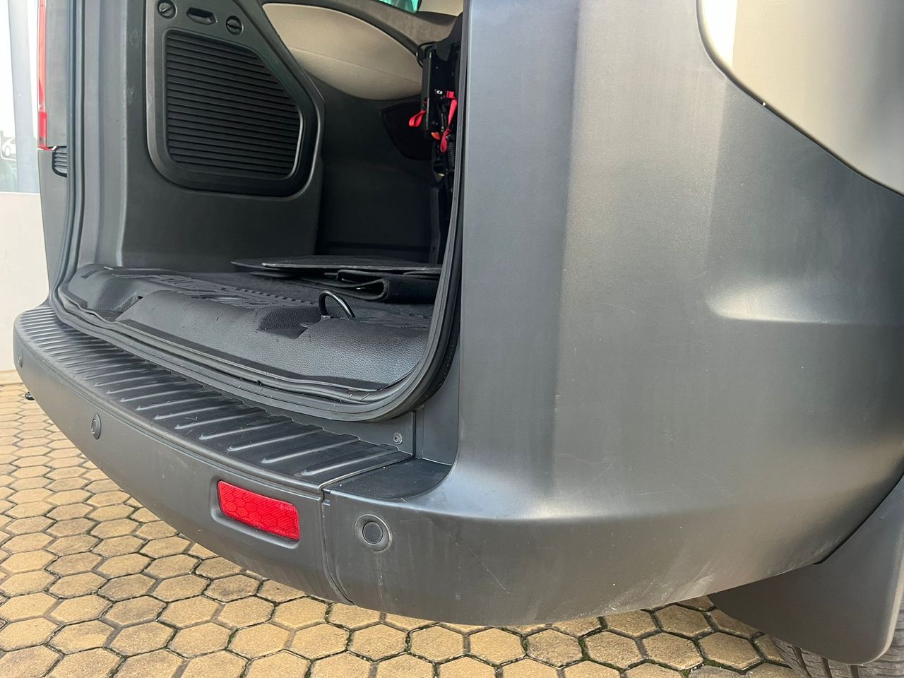 Ford Tourneo Custom 2.0 TDCI 96kW 130CV L1 Titanium - Foto 34