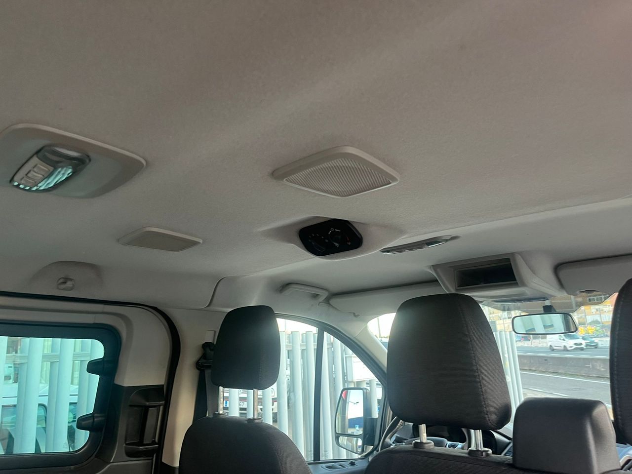 Ford Tourneo Custom 2.0 TDCI 96kW 130CV L1 Titanium - Foto 33