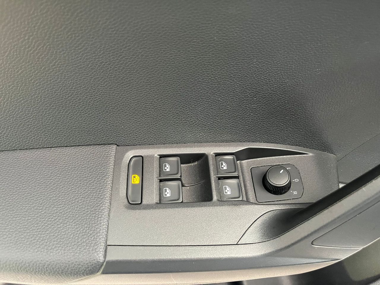 Seat Ibiza 1.0 MPI REFERENCE PLUS 80CV - Foto 6