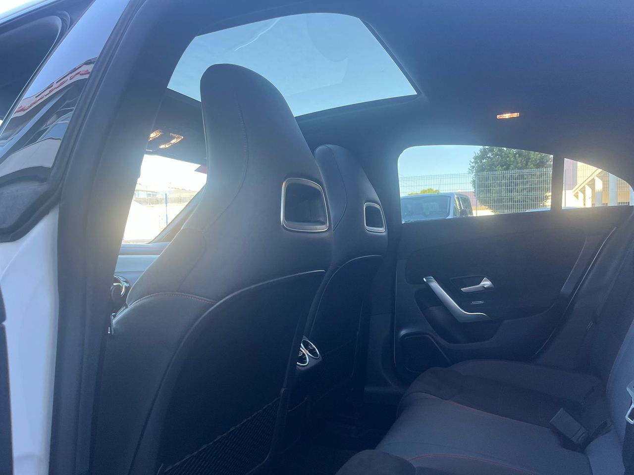 Mercedes CLA 180 SEDAN 136CV AUTO - Foto 7