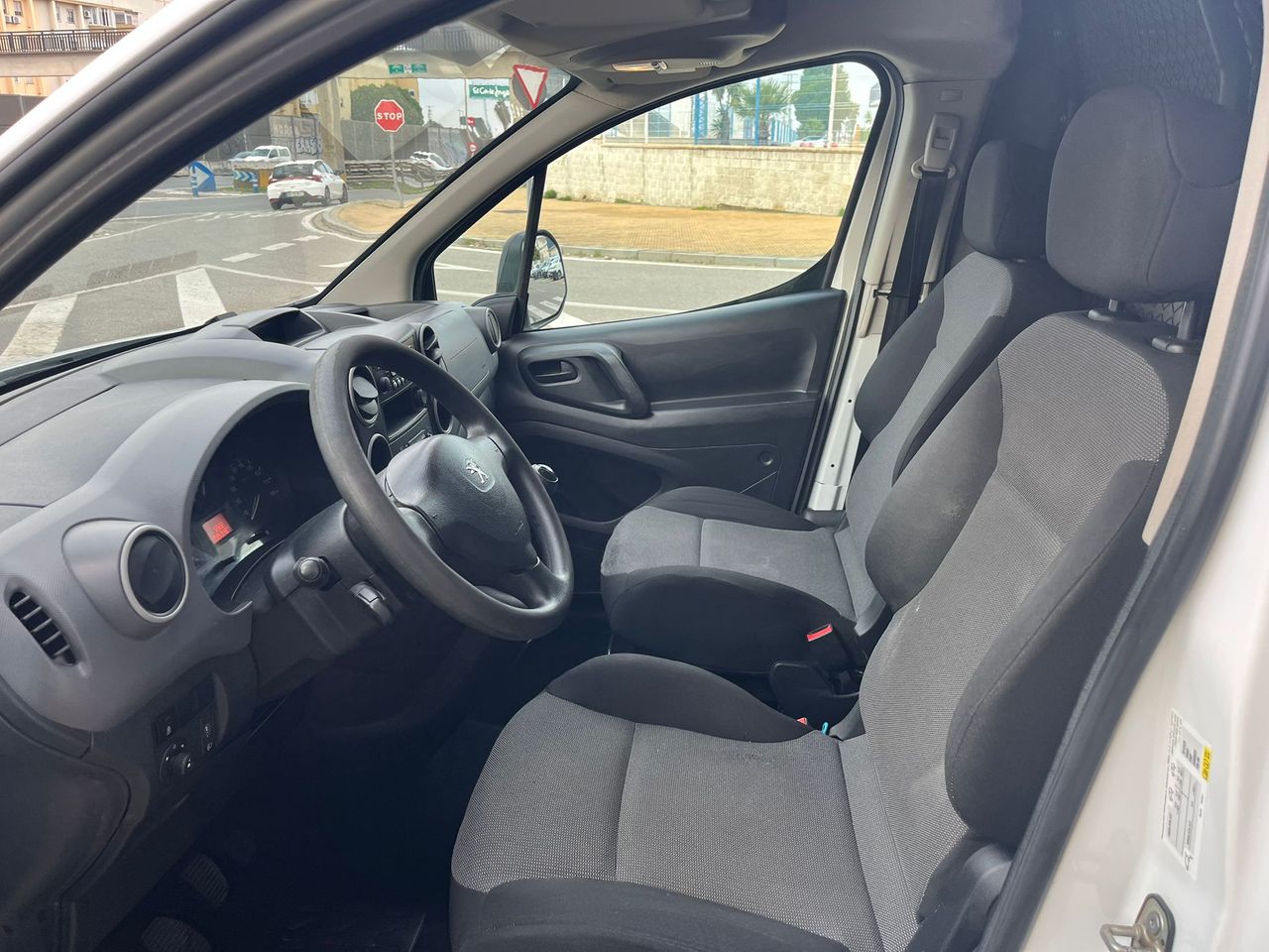 Peugeot Partner Furgón L1 1.6 HDI 75cv - Foto 17