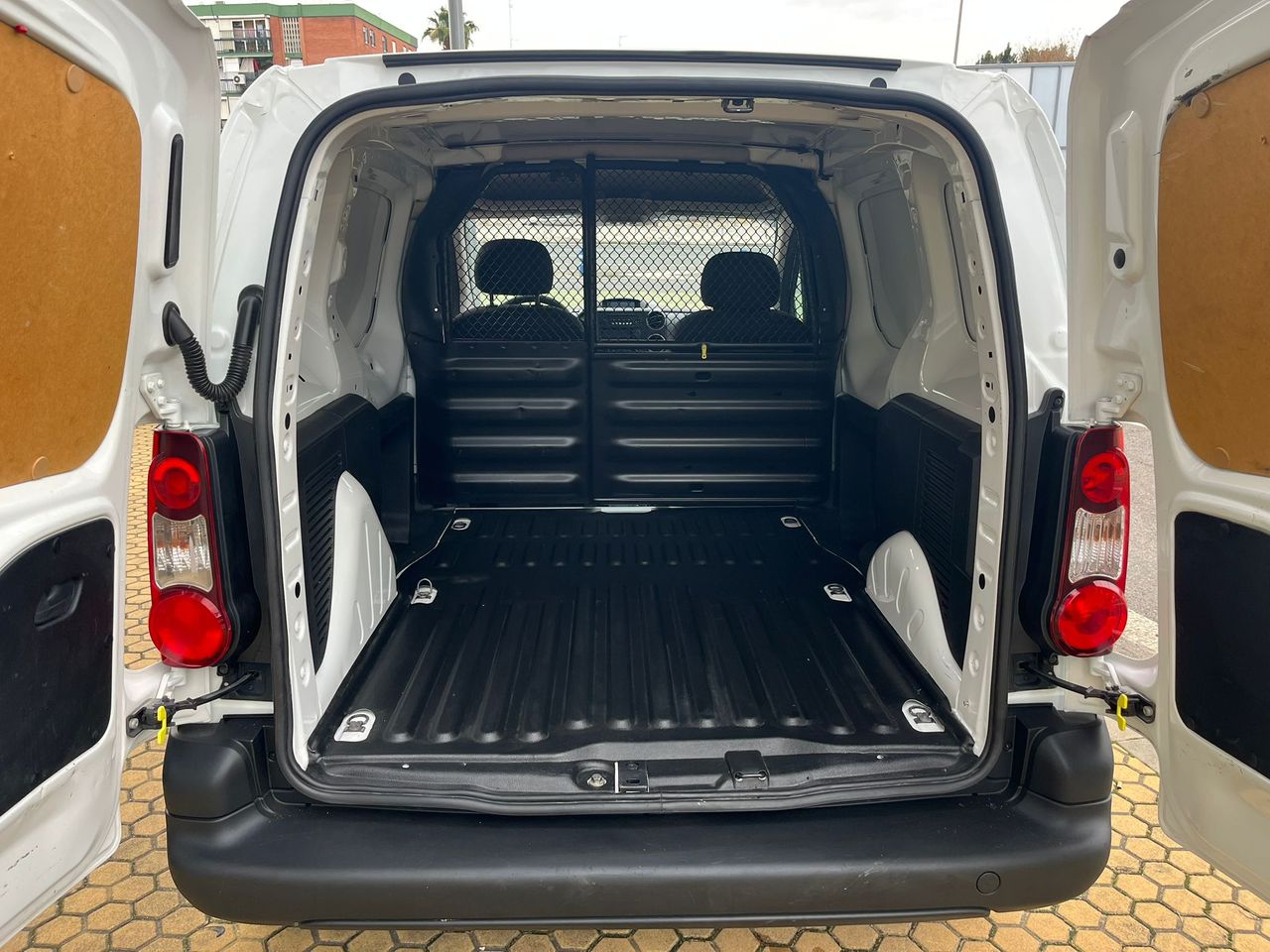 Peugeot Partner Furgón L1 1.6 HDI 75cv - Foto 8