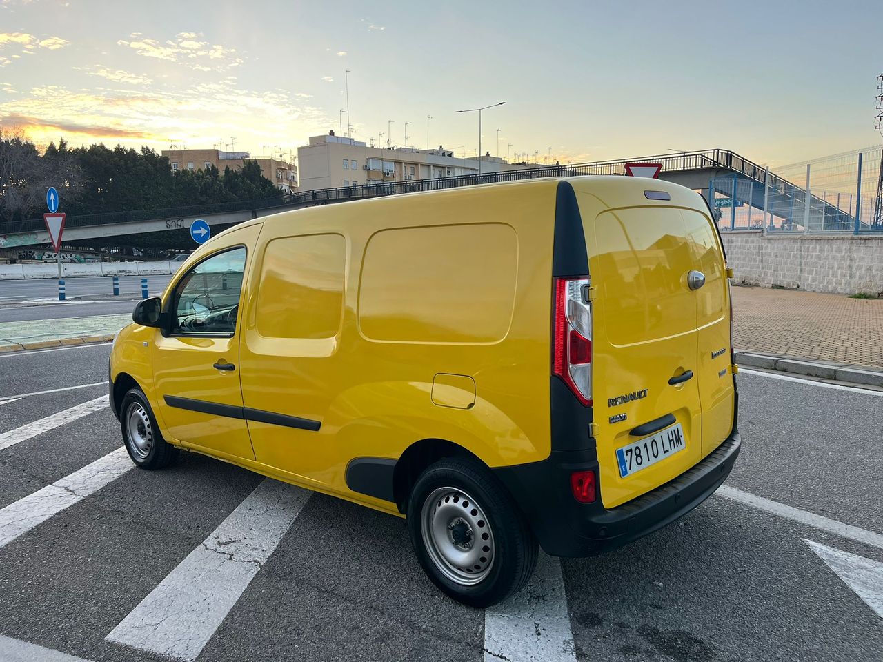 Renault Kangoo Furgón Maxi Blue DCI - Foto 4
