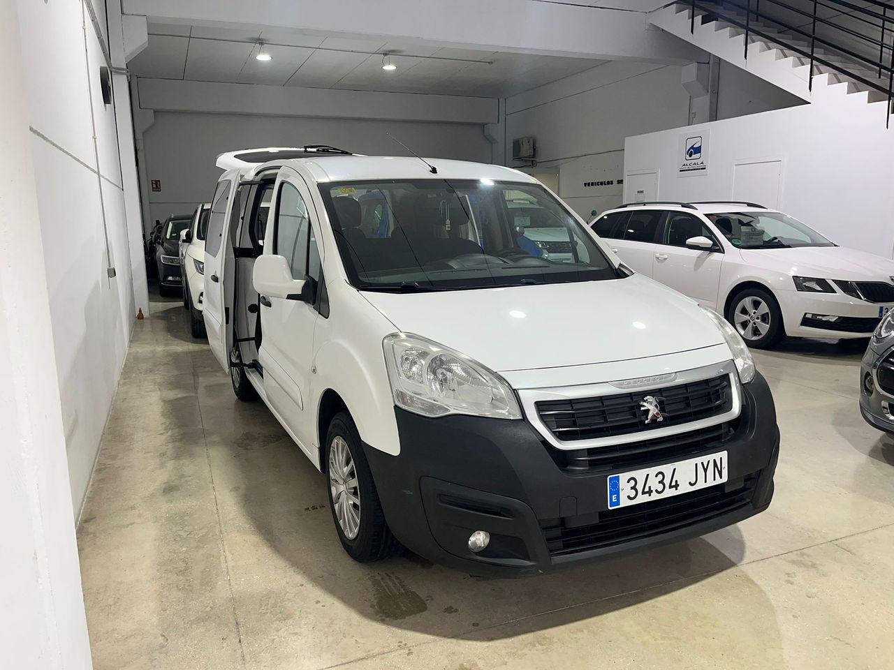 Peugeot Partner TEPEE 1.6 BLUEHDI ACCESS 75CV - Foto 11