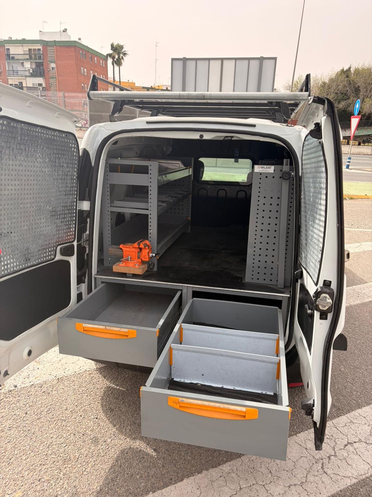 Dacia Dokker Essential 1.6 75 kW (100 CV) GLP - Foto 9