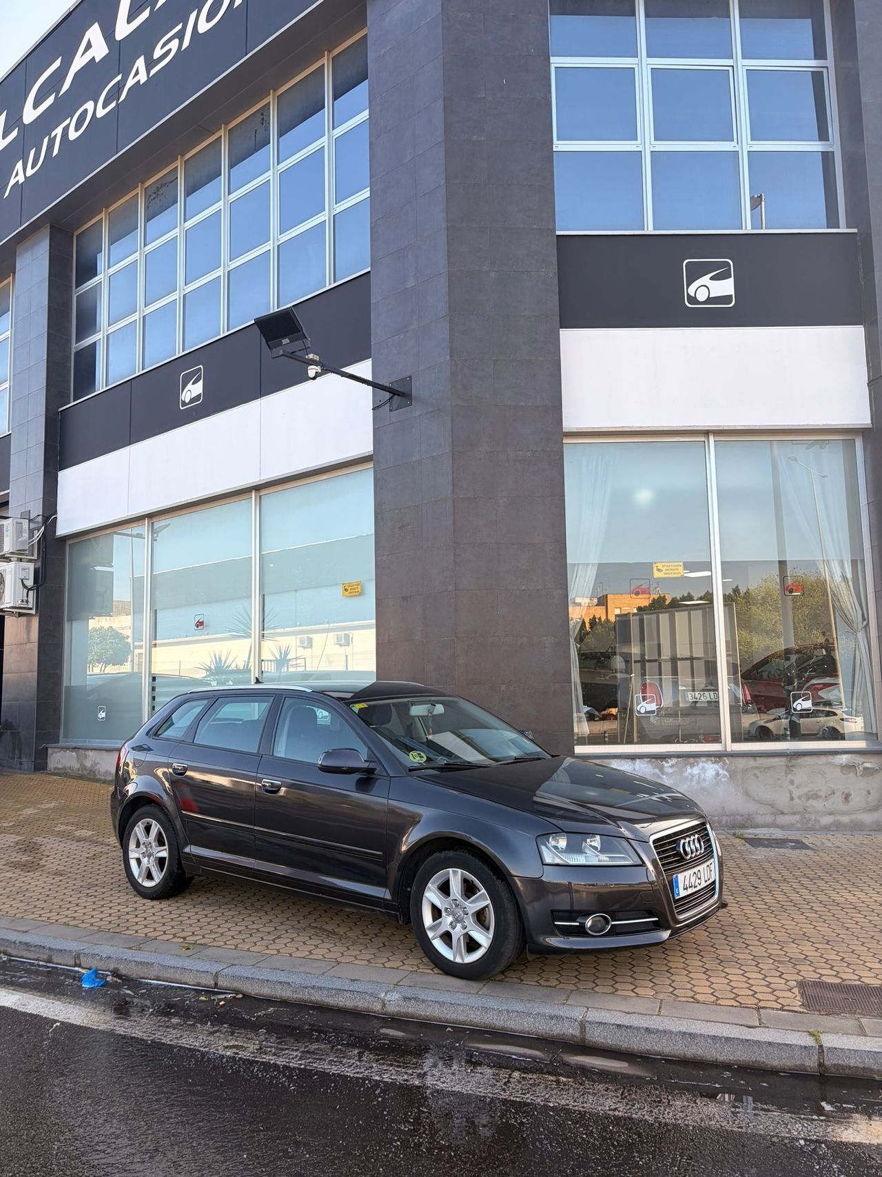 Audi A3 1.6 TDI 105 CV Attraction - Foto 29