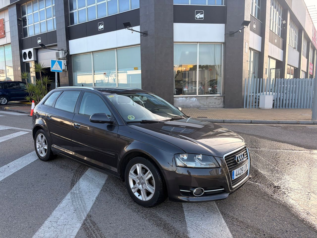 Audi A3 1.6 TDI 105 CV Attraction - Foto 12