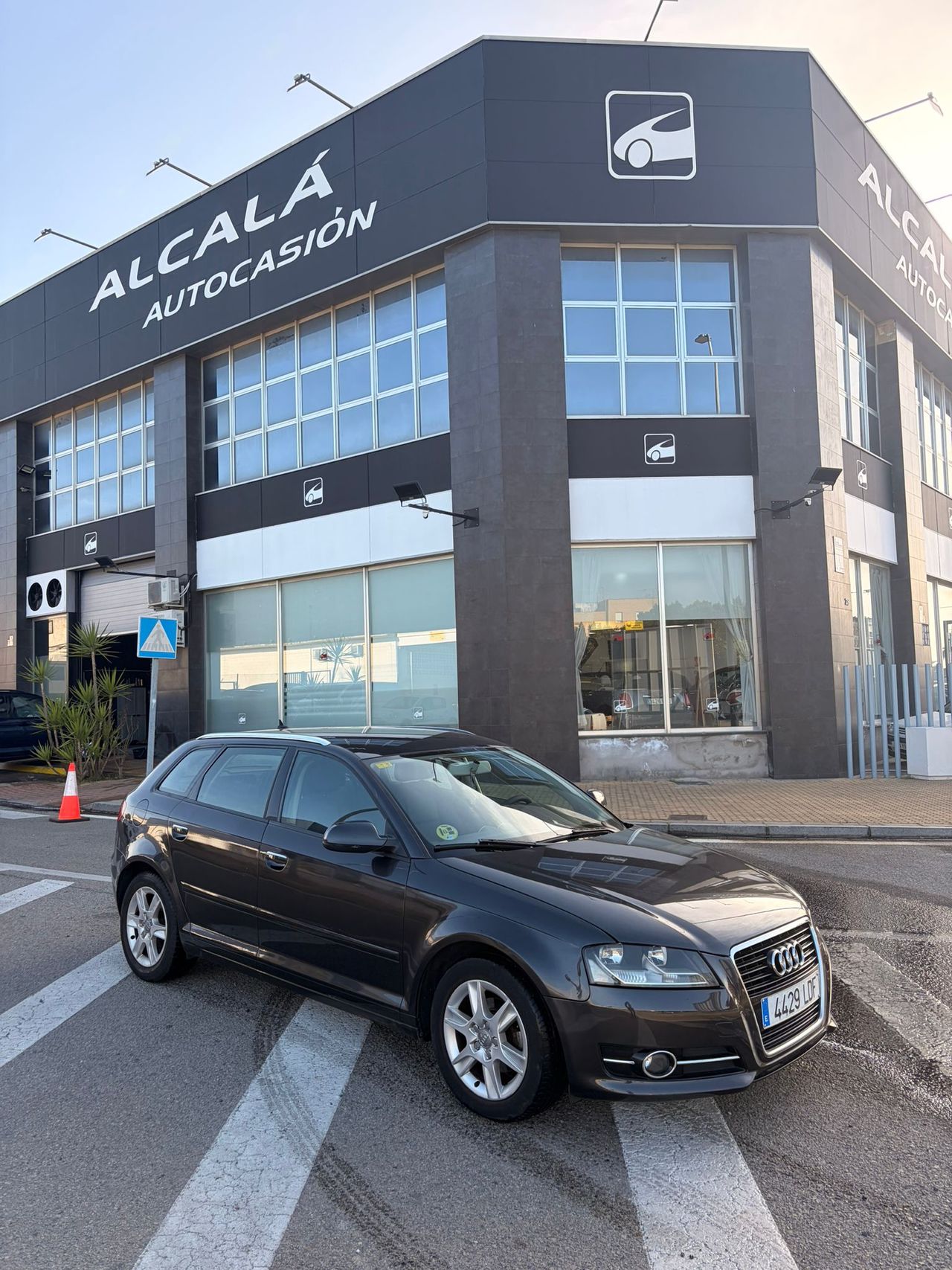 Audi A3 1.6 TDI 105 CV Attraction - Foto 18