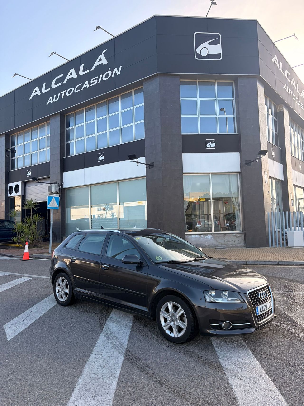 Audi A3 1.6 TDI 105 CV Attraction - Foto 32