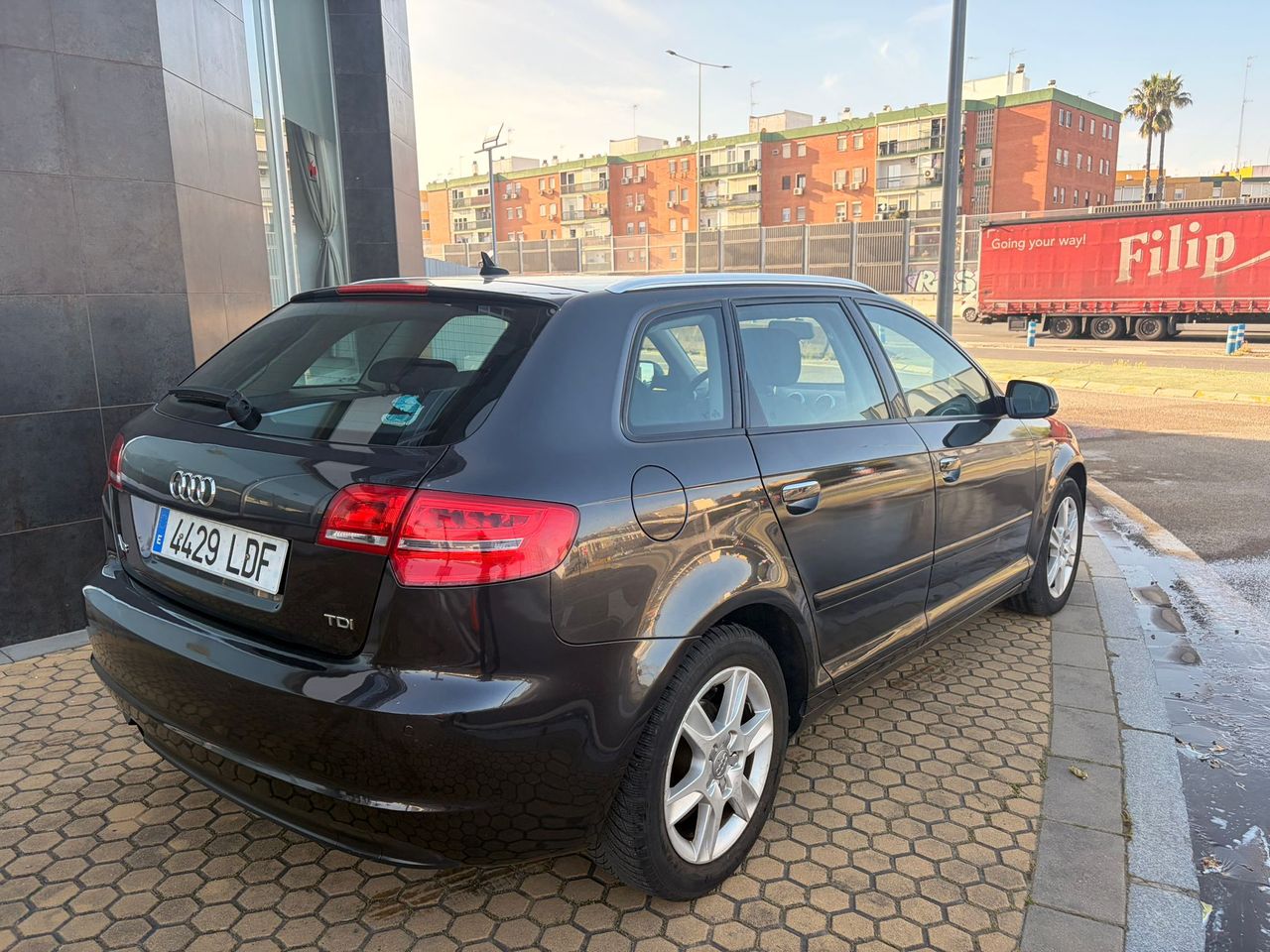 Audi A3 1.6 TDI 105 CV Attraction - Foto 25