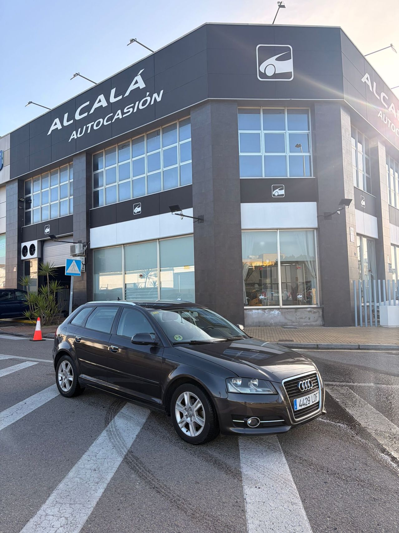 Audi A3 1.6 TDI 105 CV Attraction - Foto 19