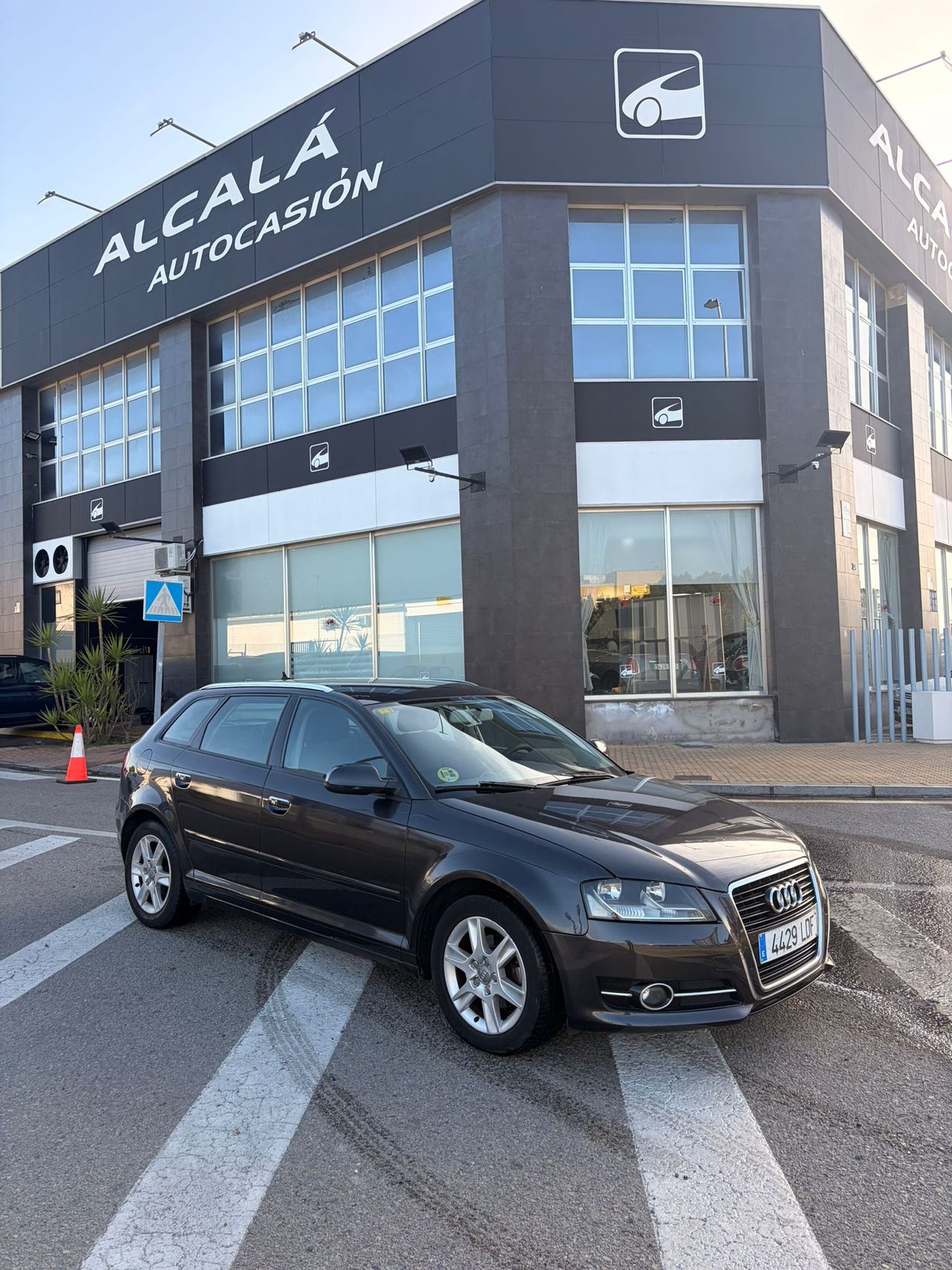 Audi A3 1.6 TDI 105 CV Attraction - Foto 23