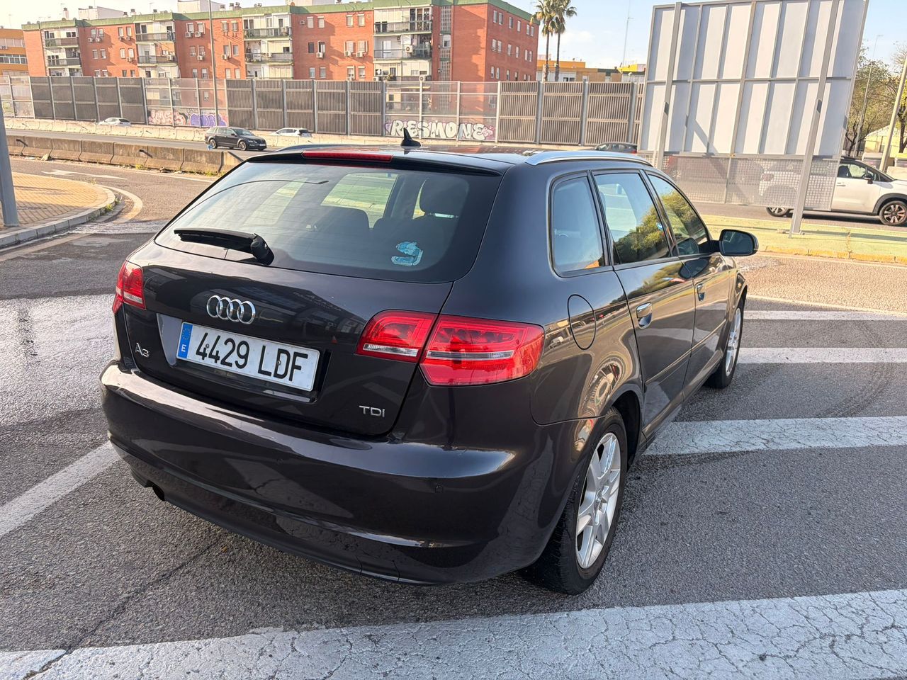 Audi A3 1.6 TDI 105 CV Attraction - Foto 4