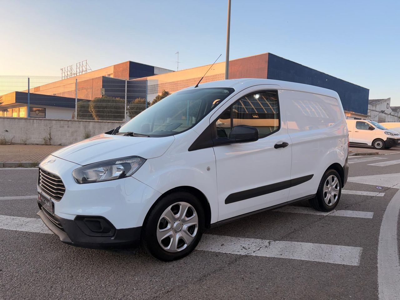 Ford Transit Courier VAN 1.5 TDCI TREND 75CV - Foto 25