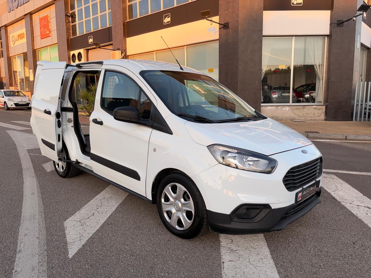 Ford Transit Courier VAN 1.5 TDCI TREND 75CV - Foto 18