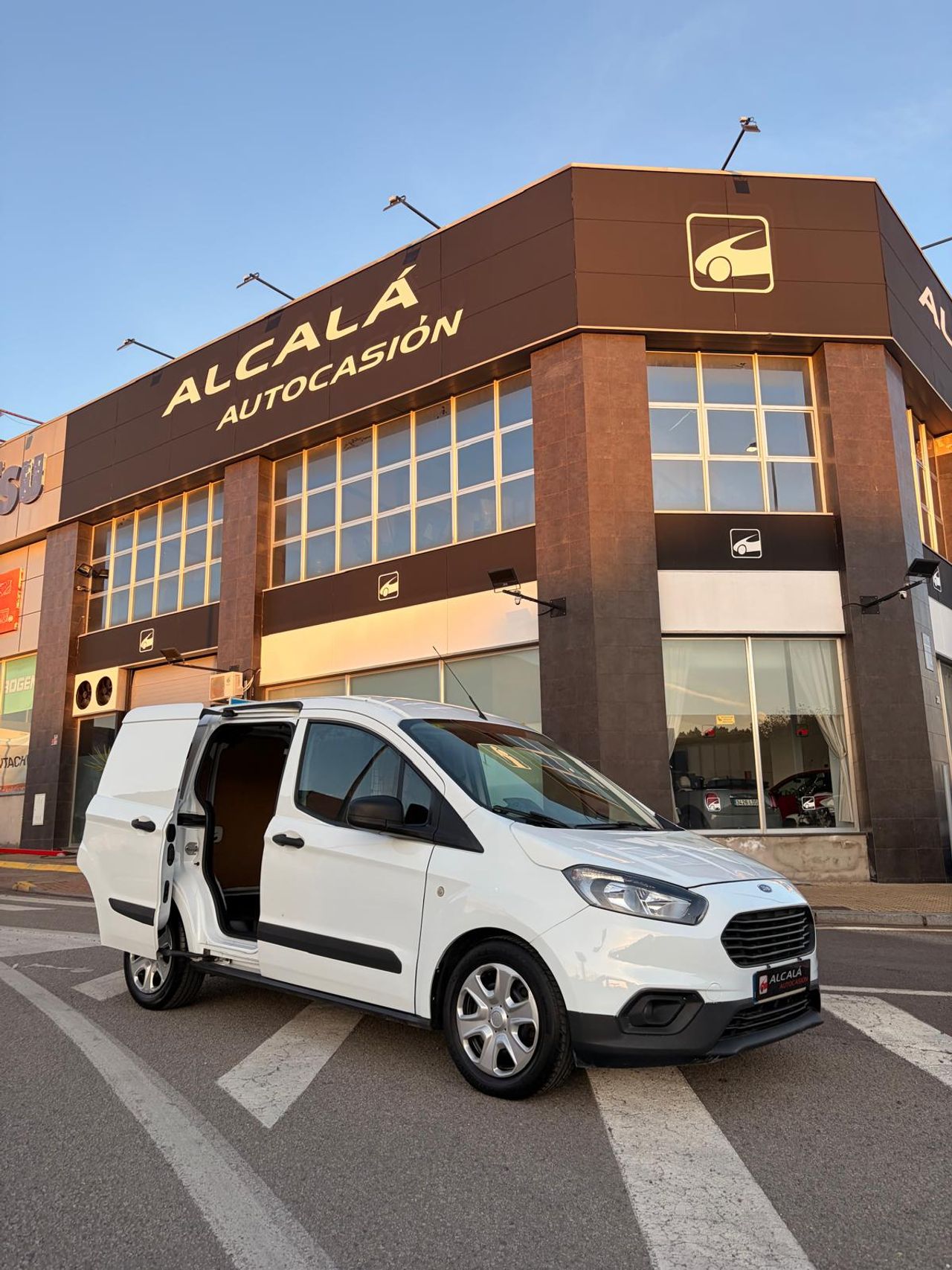 Ford Transit Courier VAN 1.5 TDCI TREND 75CV - Foto 32