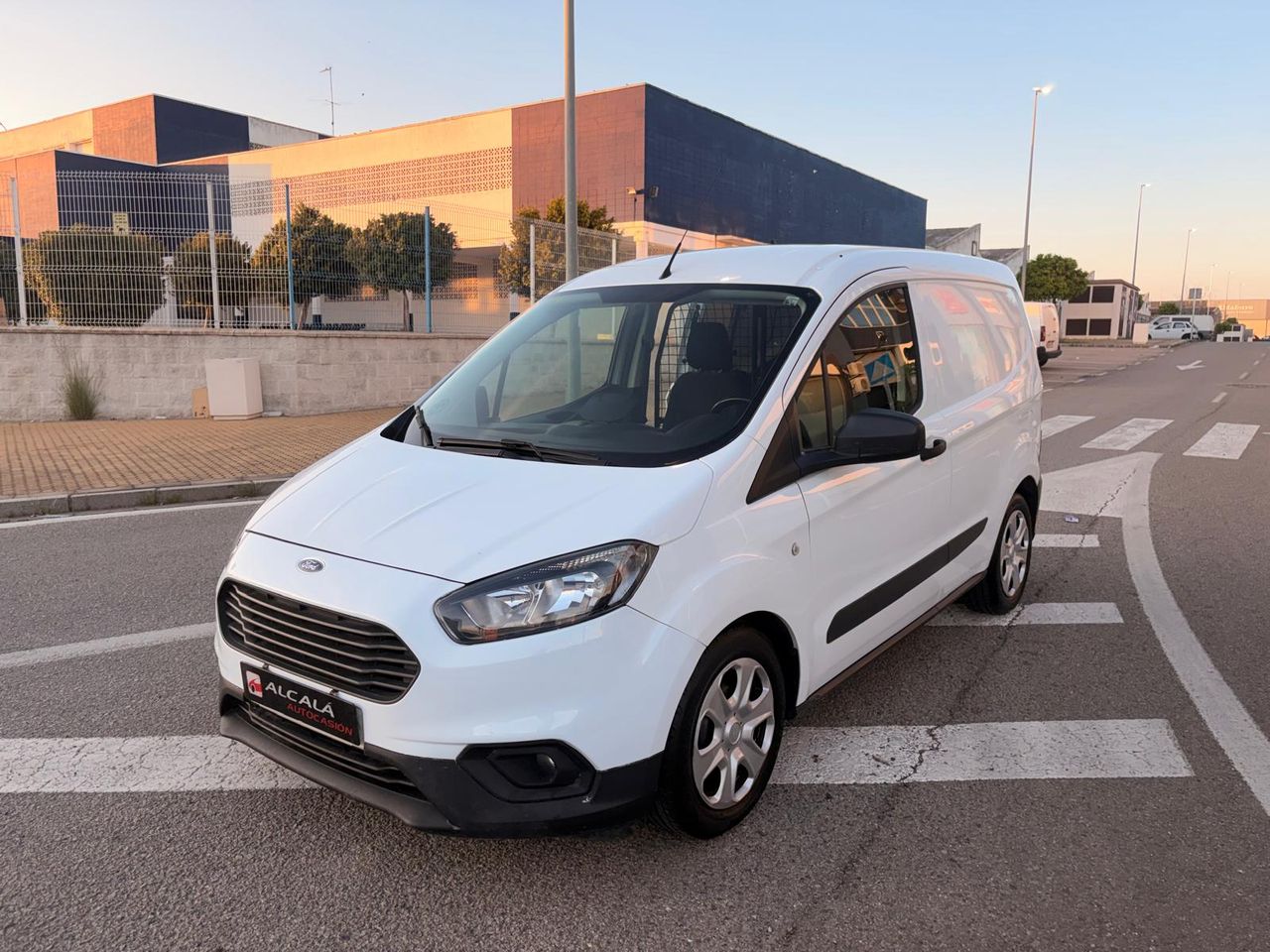 Ford Transit Courier VAN 1.5 TDCI TREND 75CV - Foto 24
