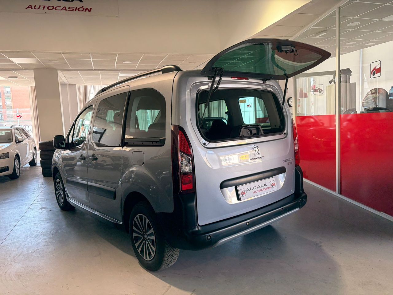 Peugeot Partner TEPEE 1.6 BLUEHDI 120CV - Foto 16