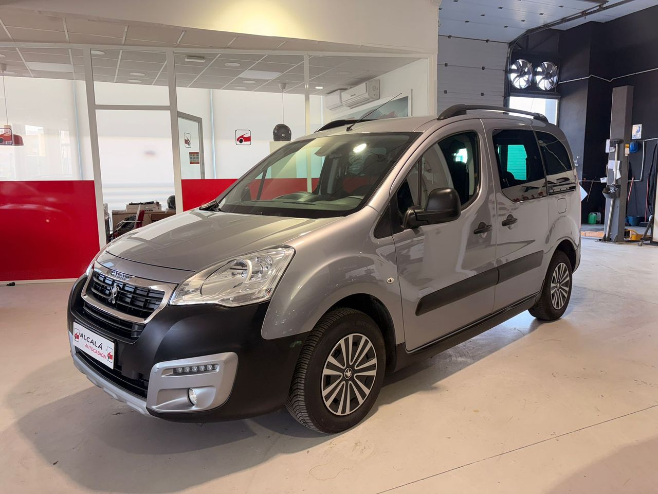 Peugeot Partner TEPEE 1.6 BLUEHDI 120CV - Foto 5