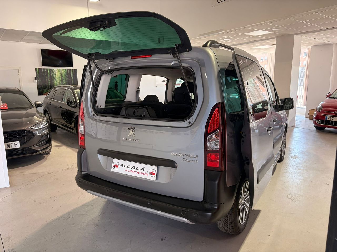 Peugeot Partner TEPEE 1.6 BLUEHDI 120CV - Foto 17