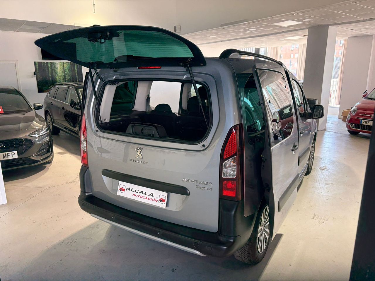 Peugeot Partner TEPEE 1.6 BLUEHDI 120CV - Foto 4