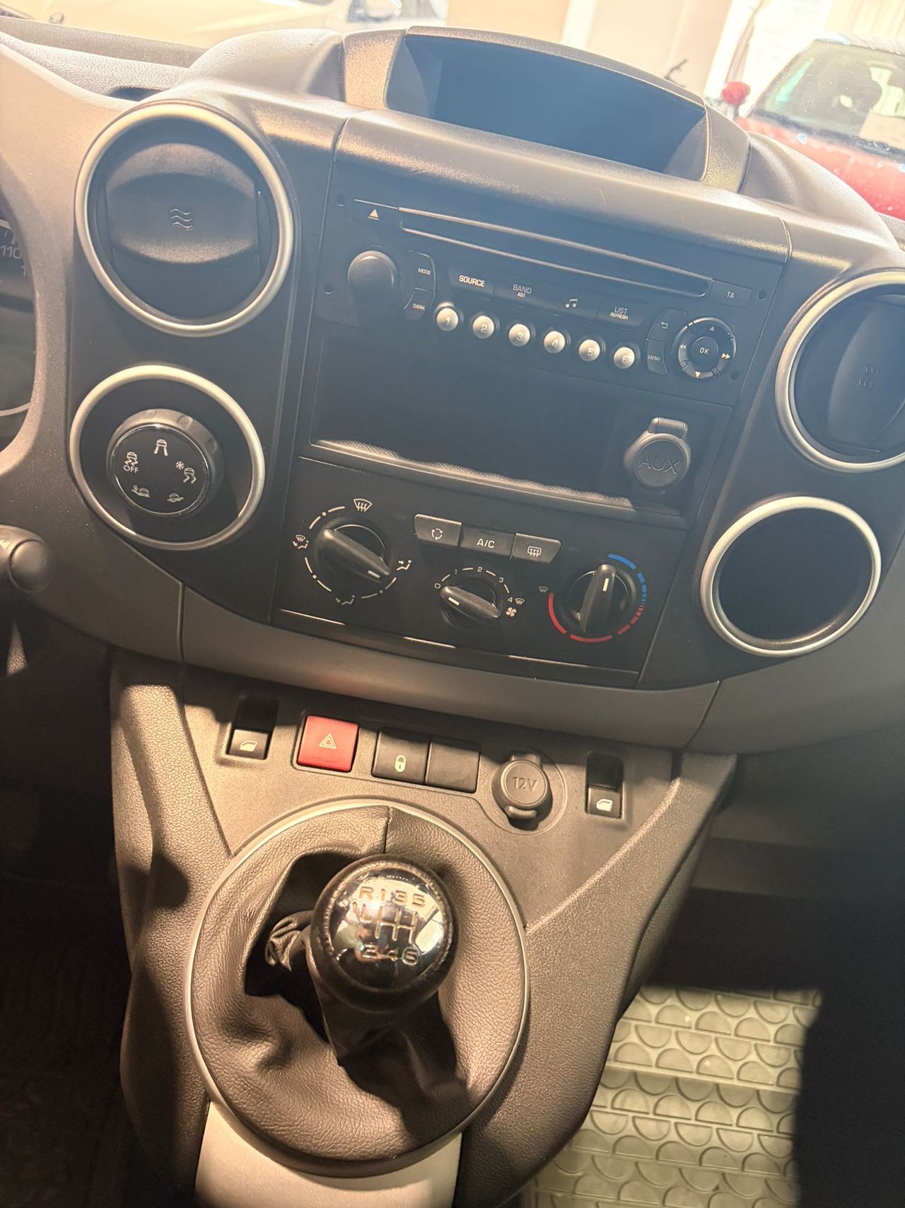 Peugeot Partner TEPEE 1.6 BLUEHDI 120CV - Foto 20