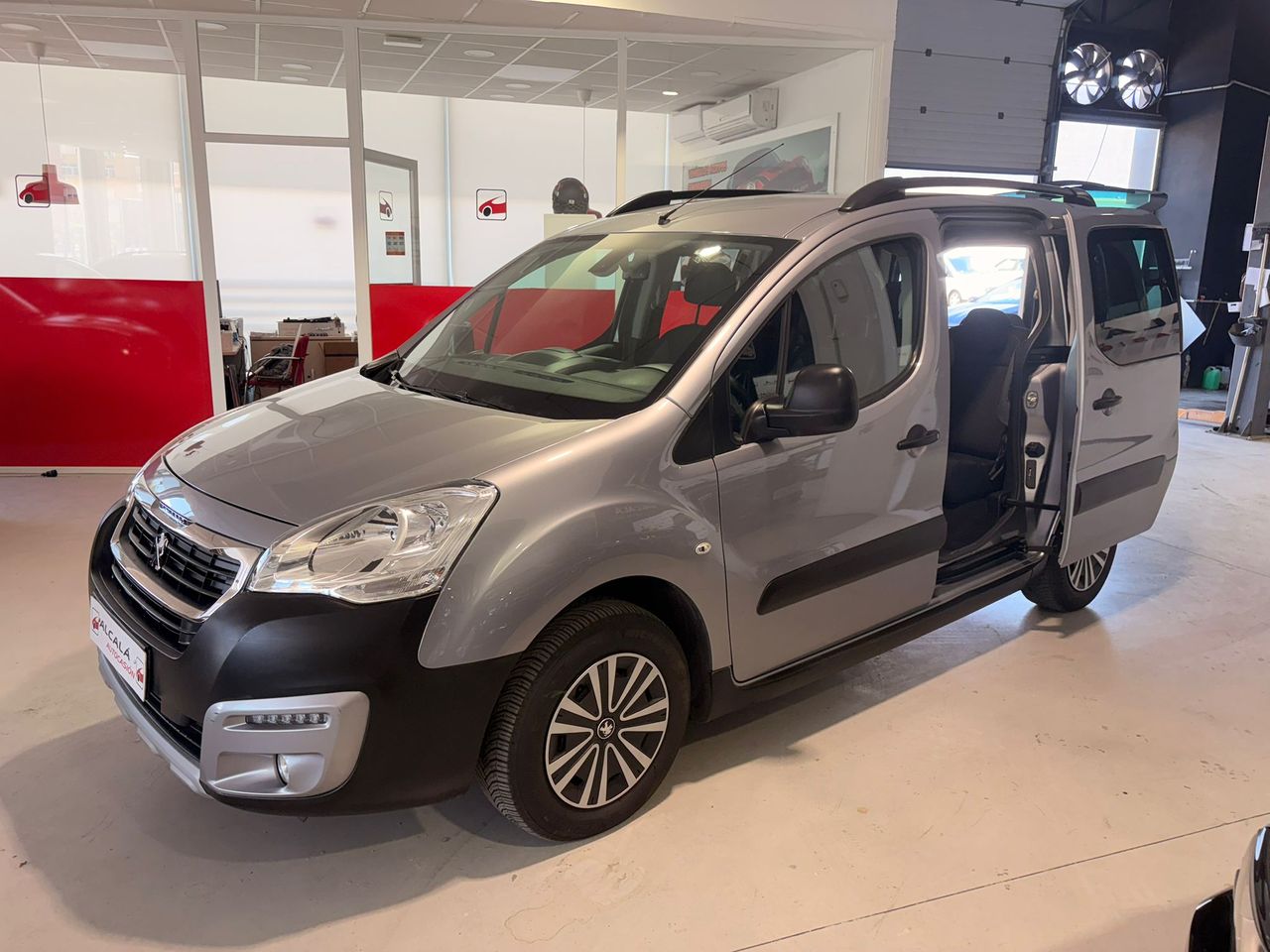 Peugeot Partner TEPEE 1.6 BLUEHDI 120CV - Foto 27