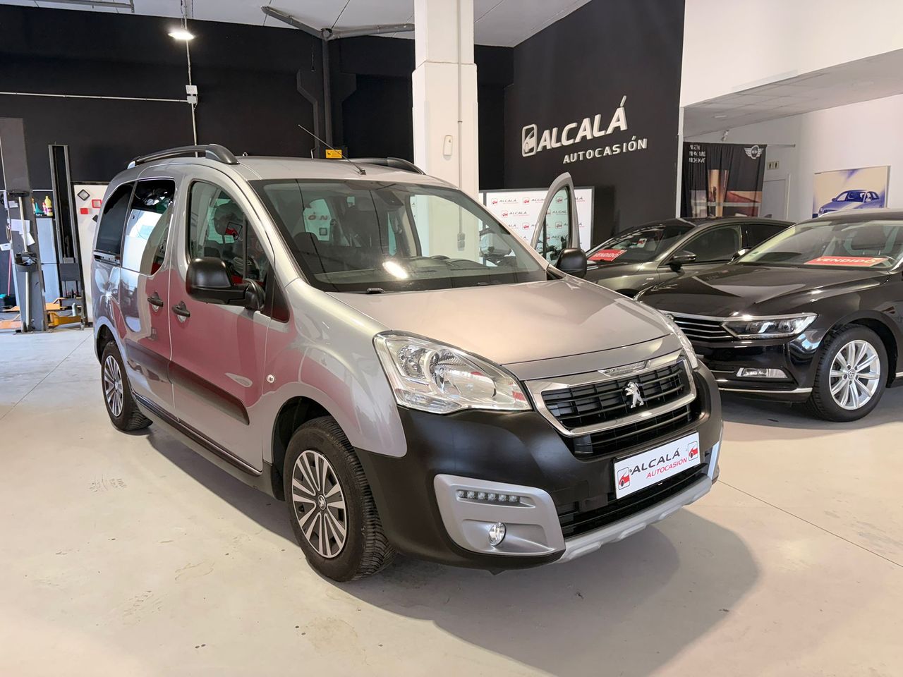Peugeot Partner TEPEE 1.6 BLUEHDI 120CV - Foto 26