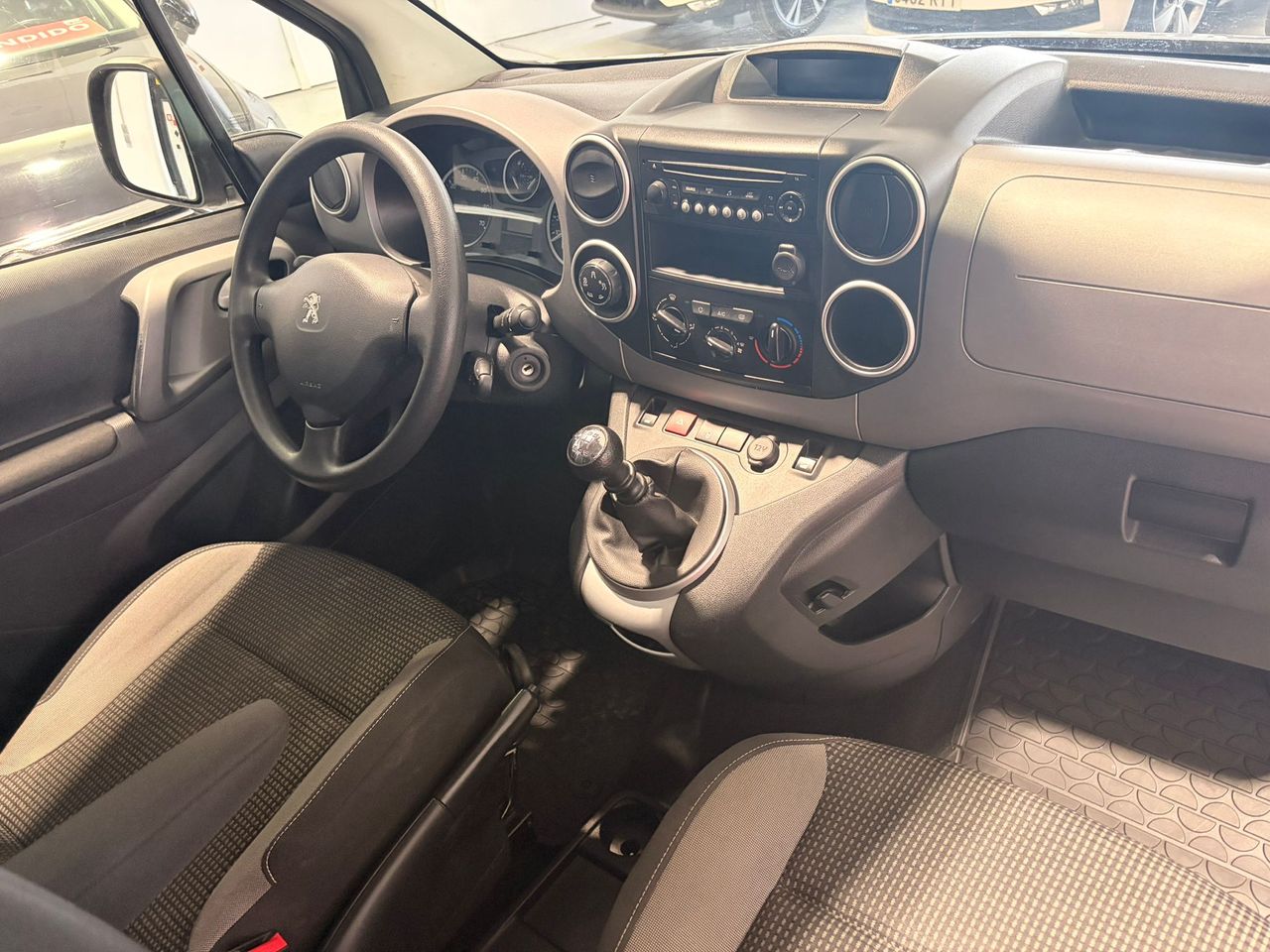 Peugeot Partner TEPEE 1.6 BLUEHDI 120CV - Foto 7