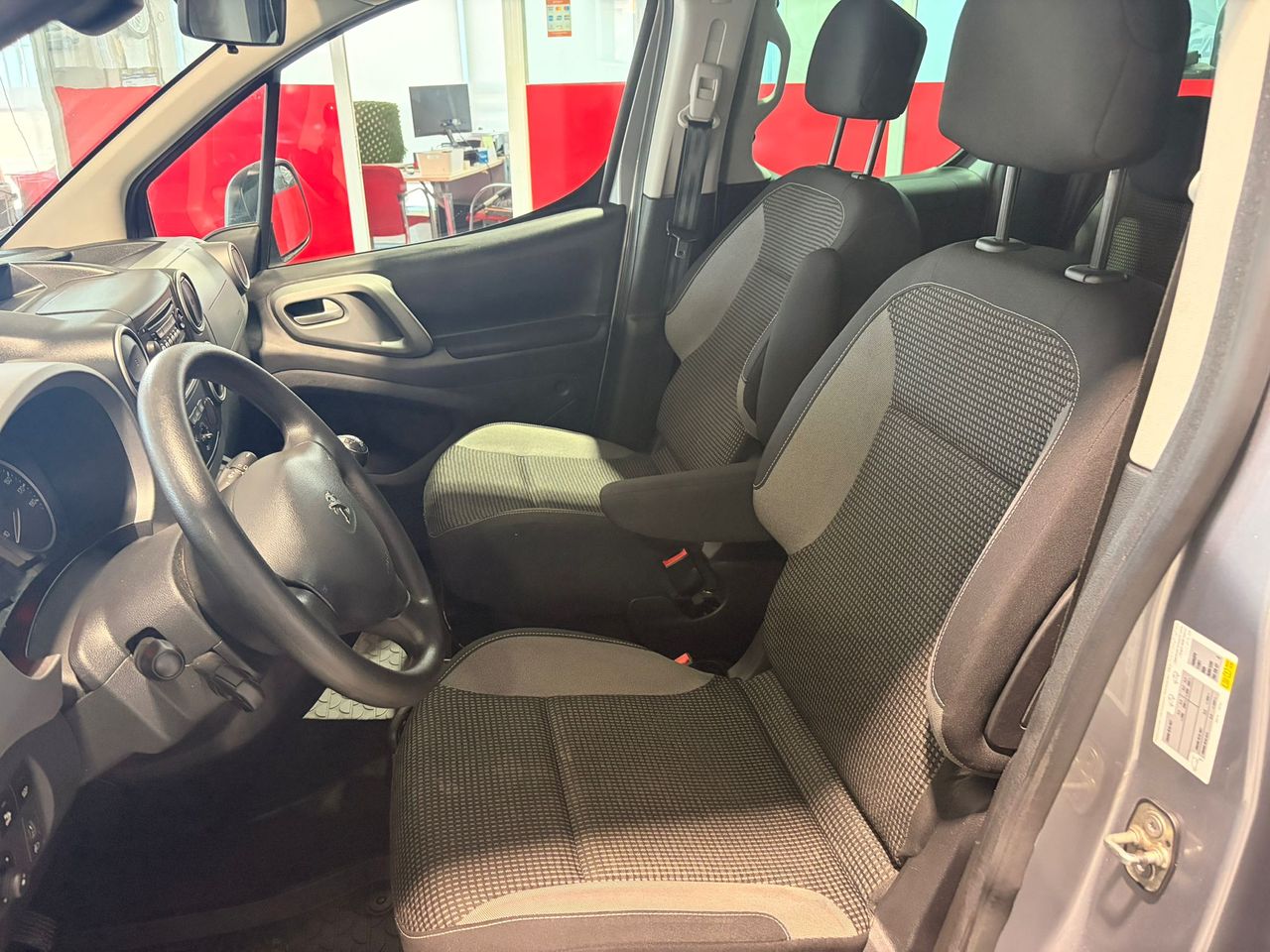 Peugeot Partner TEPEE 1.6 BLUEHDI 120CV - Foto 21