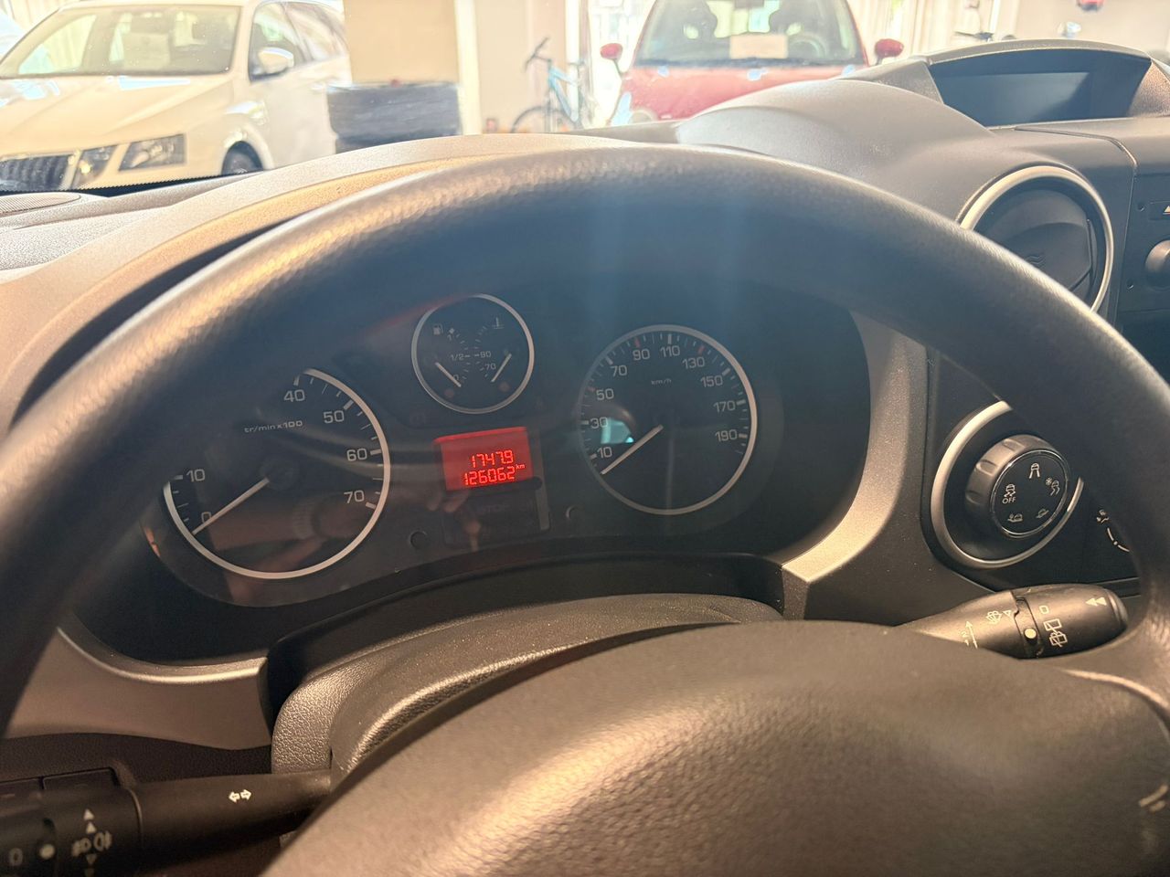 Peugeot Partner TEPEE 1.6 BLUEHDI 120CV - Foto 10