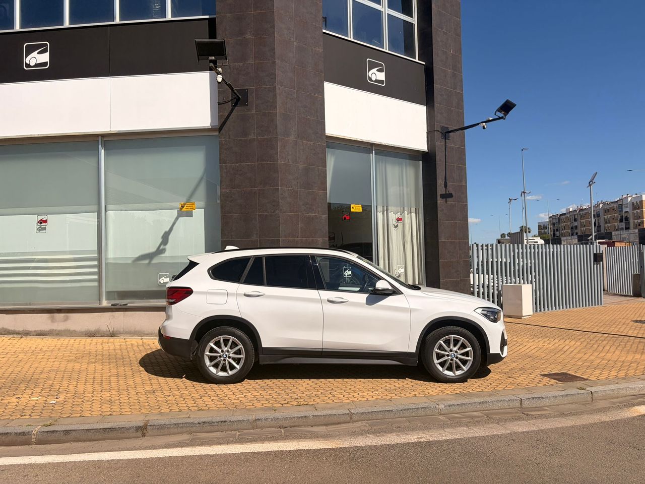 BMW X1 sDrive 16d Auto. Business - Foto 11