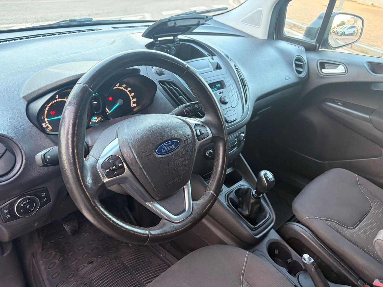 Ford Transit Courier VAN 1.5 TDCI TREND 100CV - Foto 27