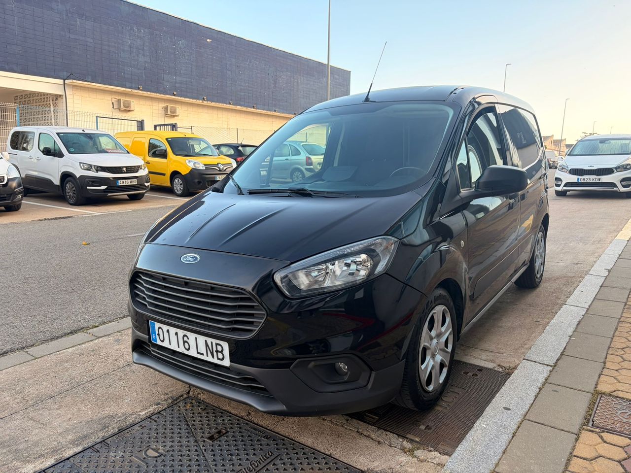 Ford Transit Courier VAN 1.5 TDCI TREND 100CV - Foto 16