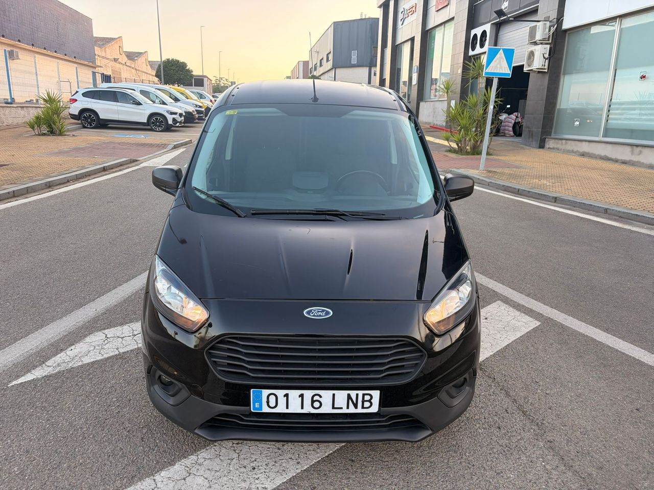 Ford Transit Courier VAN 1.5 TDCI TREND 100CV - Foto 11