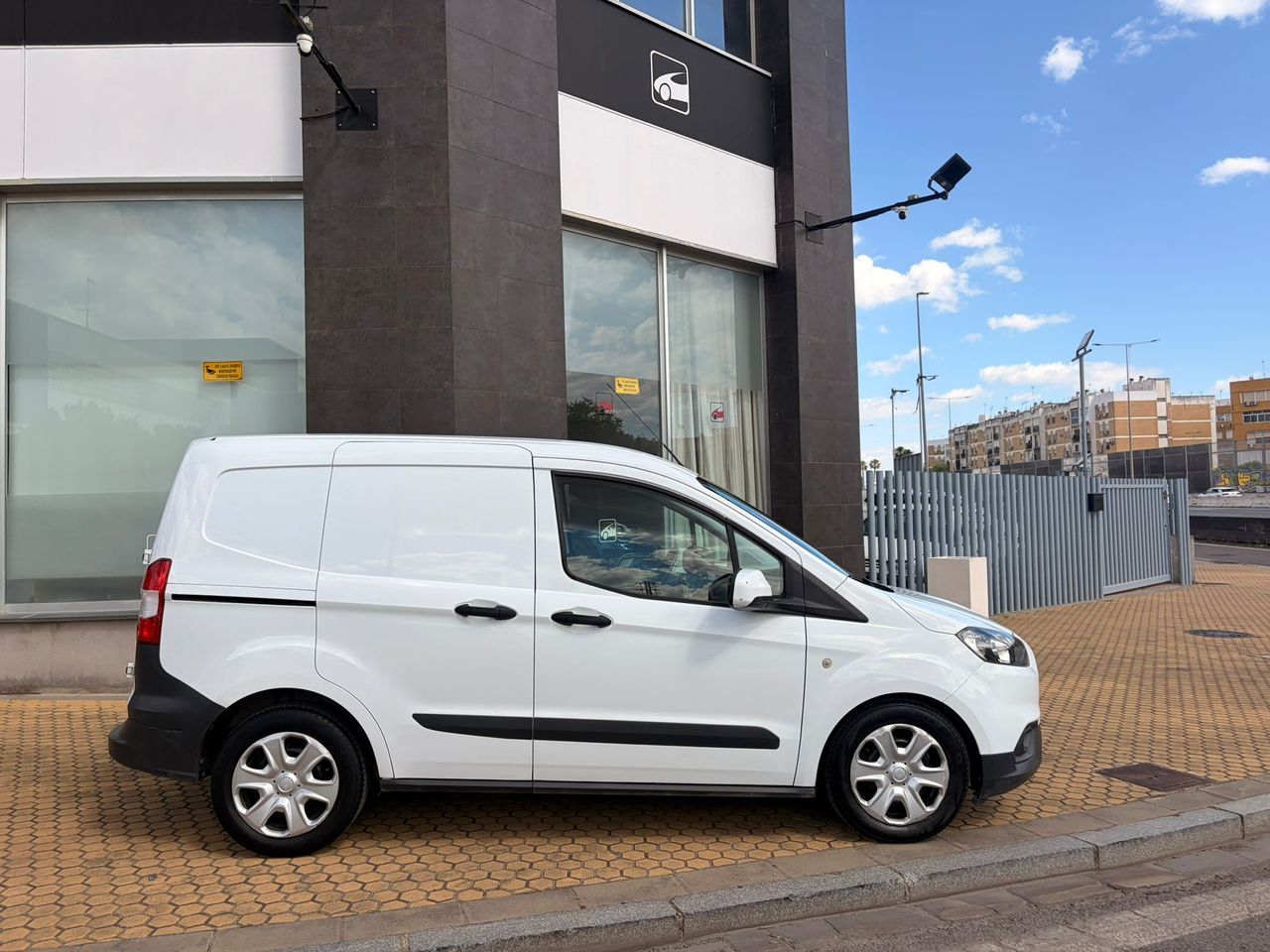 Ford Transit Courier VAN 1.5 TDCI TREND 75CV - Foto 8