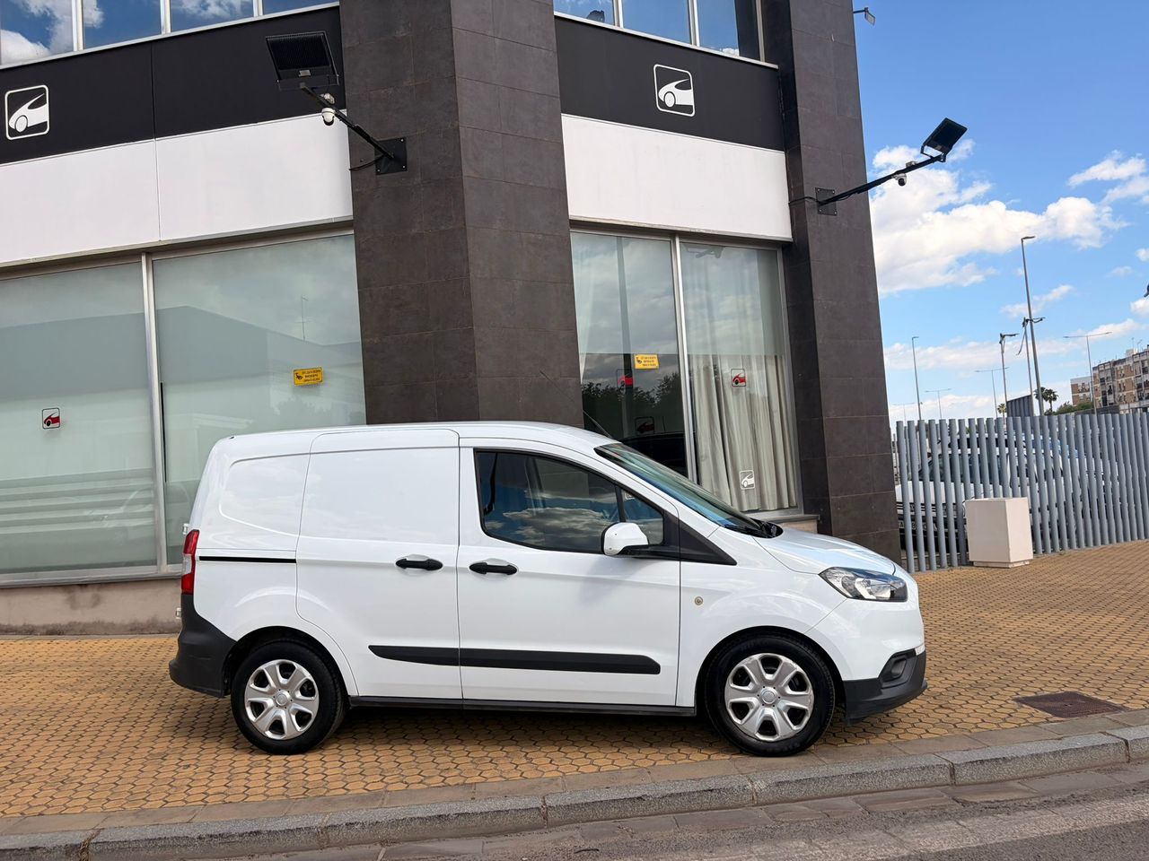 Ford Transit Courier VAN 1.5 TDCI TREND 75CV - Foto 31